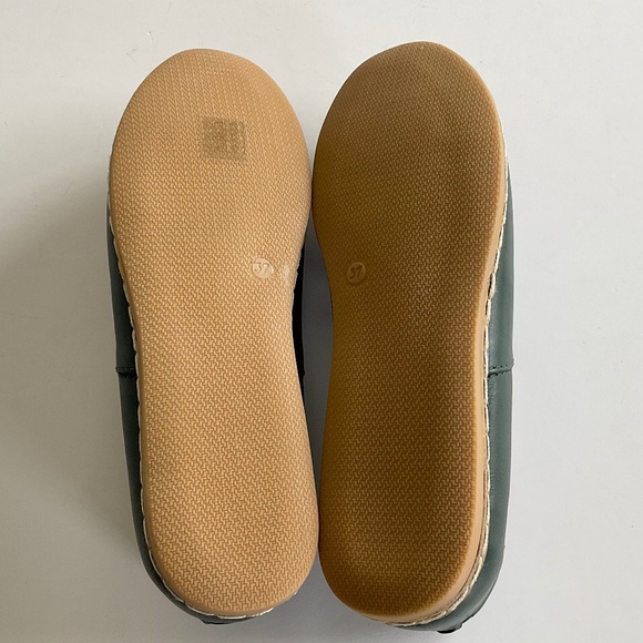 CHARIX Classic Handmade Hunter Green Slip On Flats Size EU 37 Size 7 NWOT - Picture 4 of 7